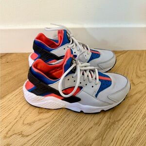 Nike Huarache women’s size 7